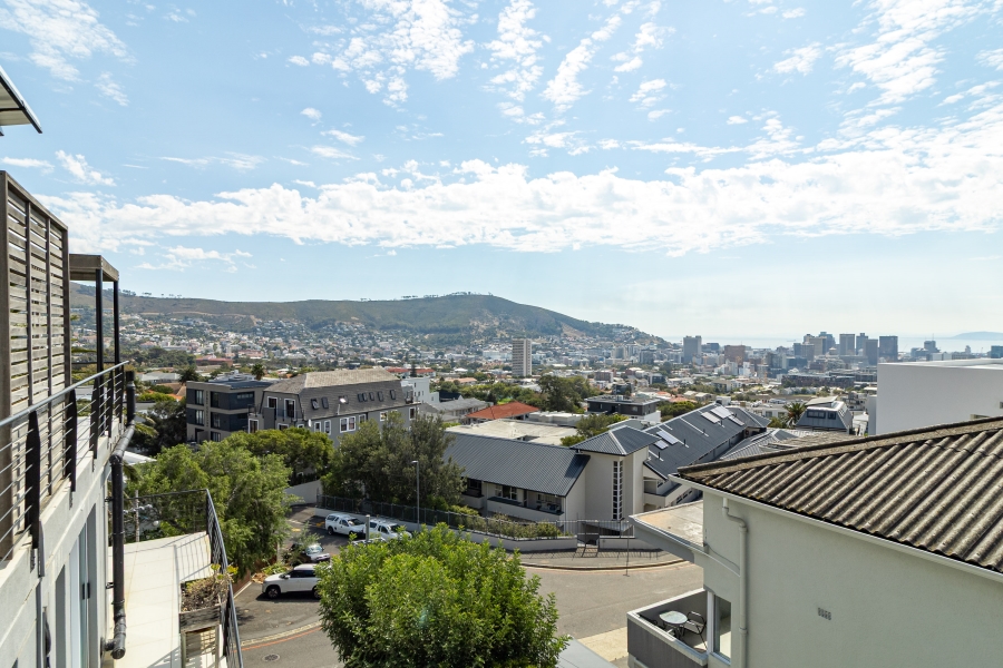 To Let 3 Bedroom Property for Rent in Vredehoek Western Cape